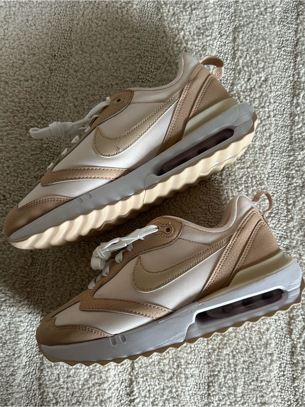 Nike Women’s Air Max Dawn Sneakers Soft Pink - Picture 2 of 8